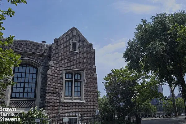 Rented by Brown Harris Stevens | media 21