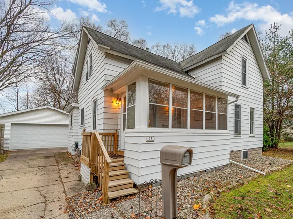 1331 Bookness St, Midland, MI 48640