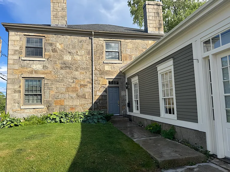 10 Auburn St #R — Photo 2
