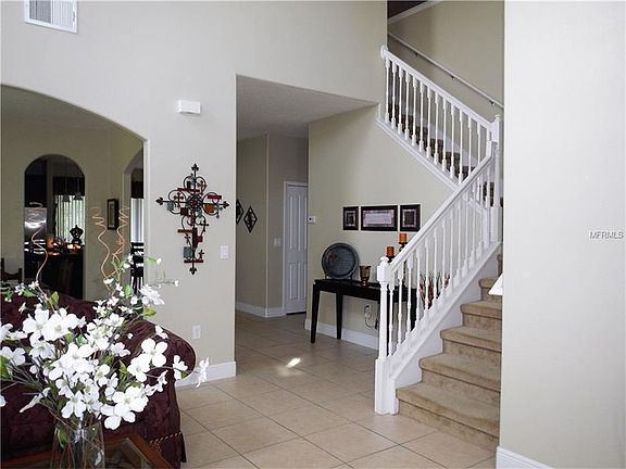 3rd image of 944 Grapewood St