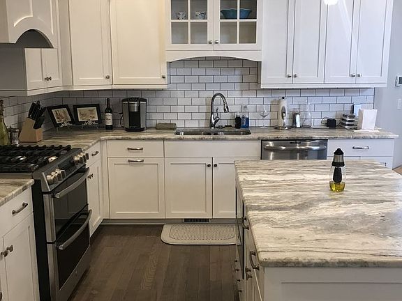 5th image of 5640 Knob Hill Cir