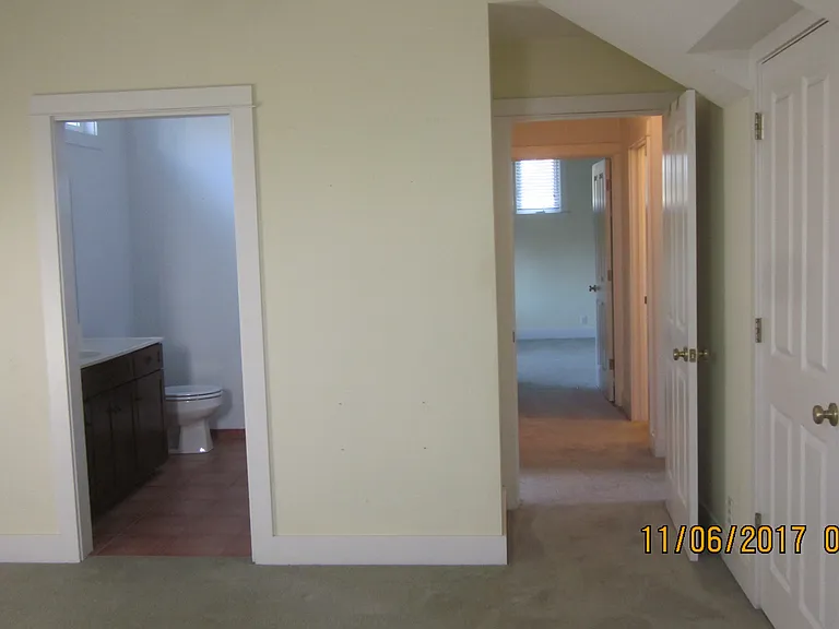 125 Plum St #B — Photo 6