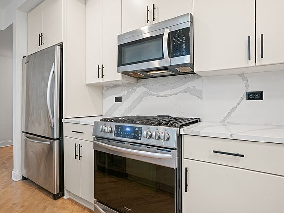 5th image of 1225 N Paulina St #3S