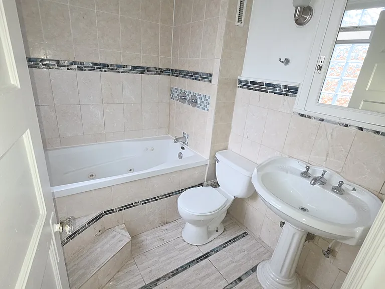 642 Elmwood Ave #2 — Photo 16