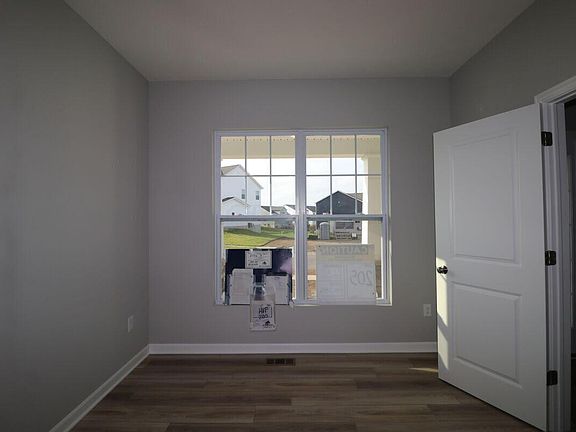 3rd image of 6652 Bowery Peak Ln