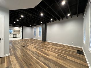 2738 Jackson St, Dubuque, IA 52001