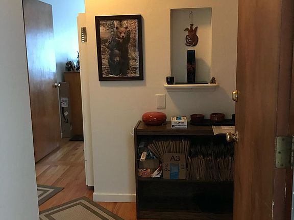 3rd image of 1460 S Van Ness Ave #4