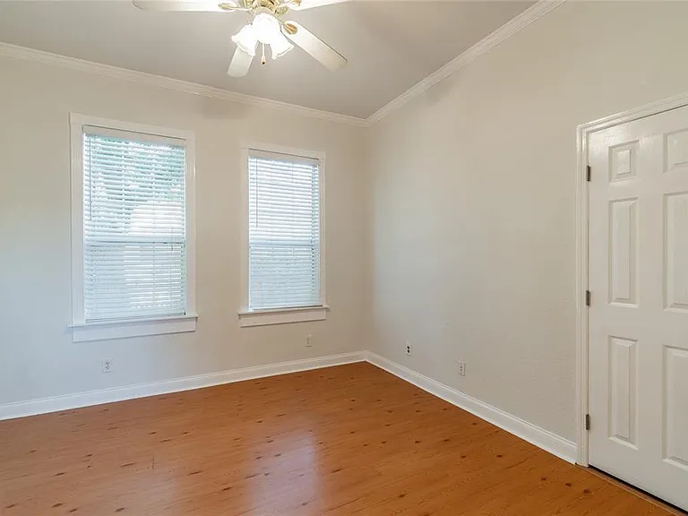 2302 W Saint Louis St — Photo 6