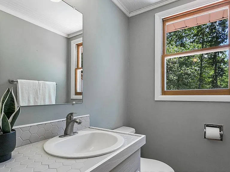 285 Westmont Ave — Photo 13