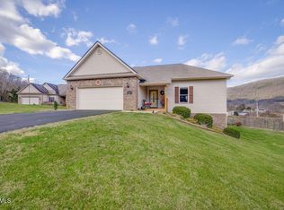 426 Brookside Dr, Elizabethton, TN 37643
