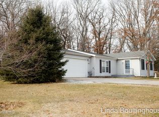 5800 Mari Anne Dr, Greenville, MI 48838