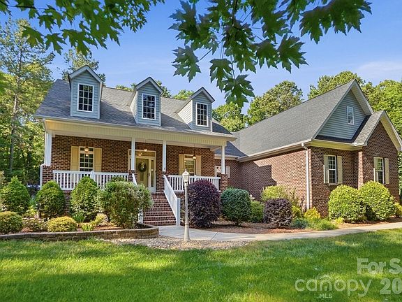 2nd image of 2043 Standing Timber Rd