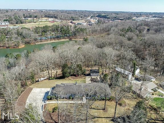 5th image of 980 Lakemont Dr