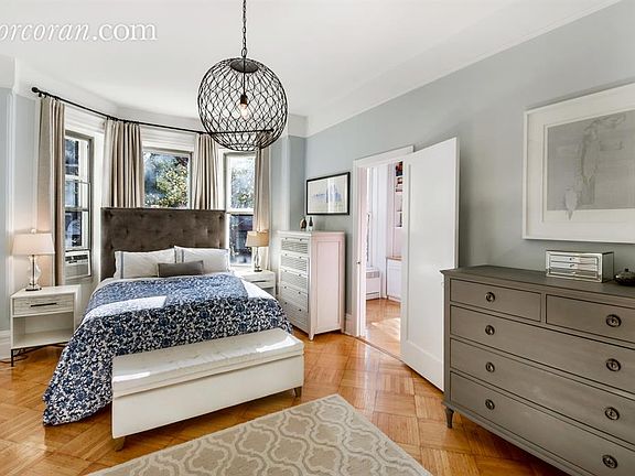 4th image of 849 Carroll St APT 3