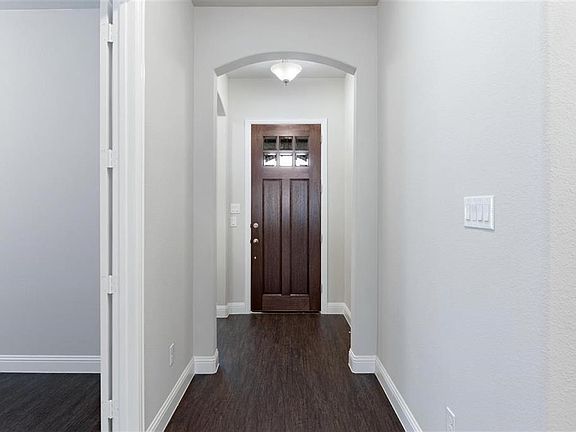 3rd image of 226 Lindenwood Ave