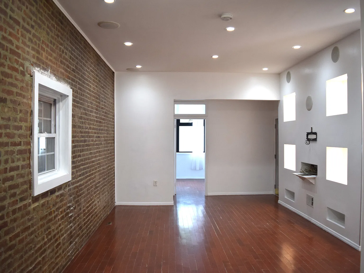 3 bed, 1400 sqft, $3,350 — Photo 3