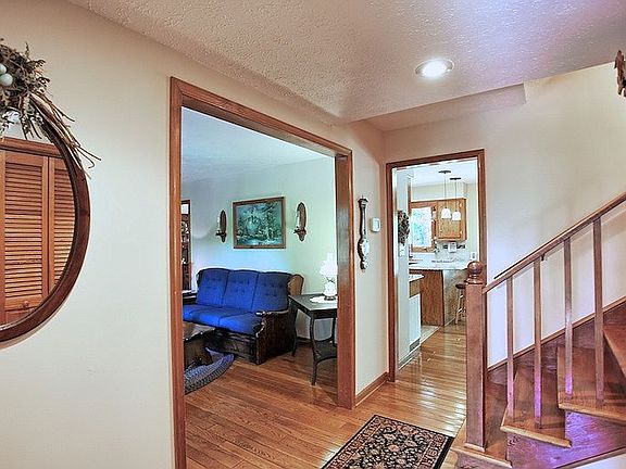 4th image of 103 Equestrian Ct