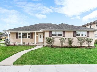 962 Robert E Lee Blvd, New Orleans, LA 70124