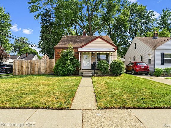 2nd image of 2190 Mapledale St