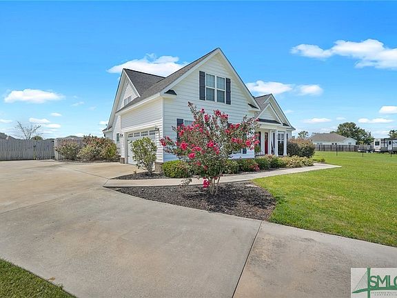 3rd image of 417 Driftwood Court