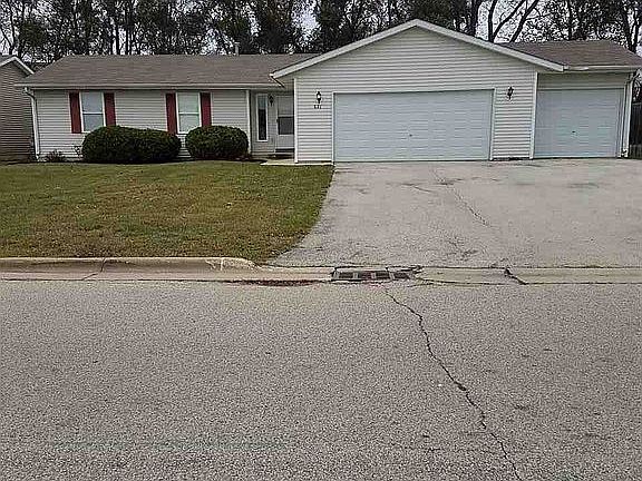 2nd image of 621 Winfield Dr
