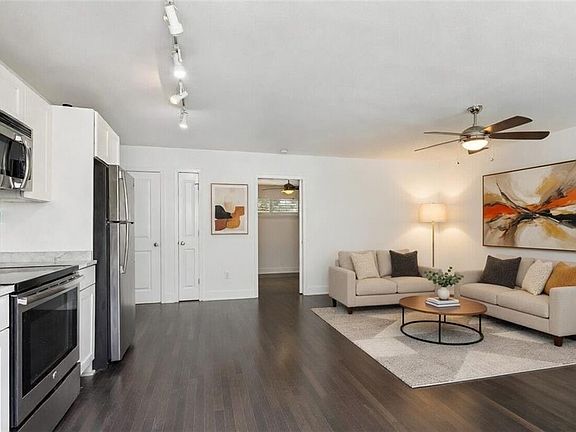 5th image of 2833 Saint Charles Ave APT 25