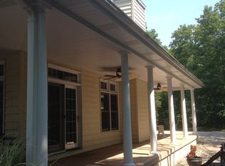 15946 N Oak Crest Rd, Marshall, IL 62441