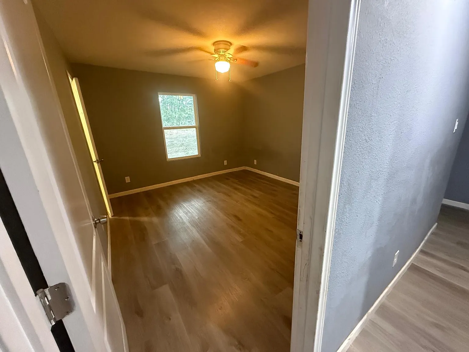 3 bed, 1392 sqft, $2,000 — Photo 4