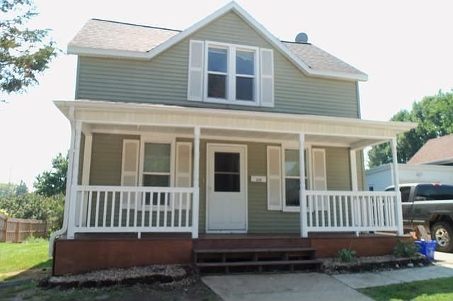 1st image of 319 E Lacrosse St