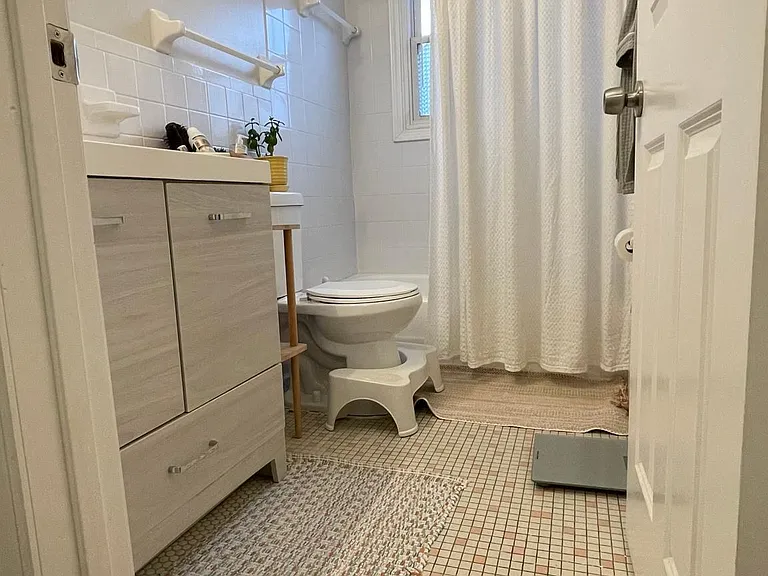 714 Spring St NE #7 — Photo 23