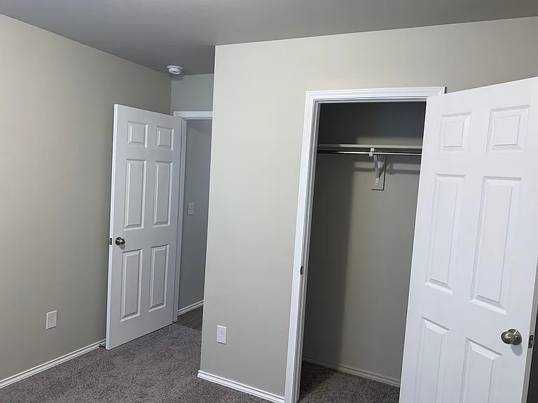 738 W Lola Dr — Photo 11