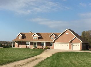 E7794 Symco Rd, Bear Creek, WI 54922