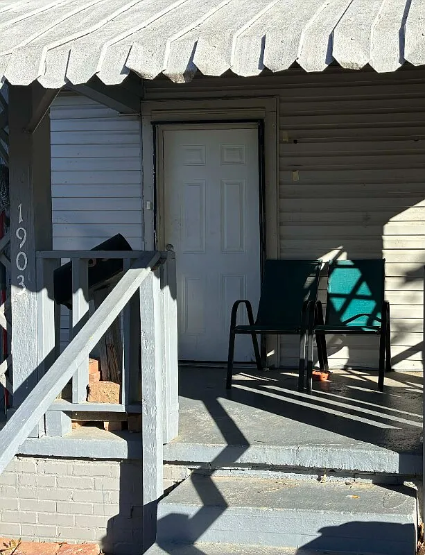 2 bed, 900 sqft, $895 — Photo 1