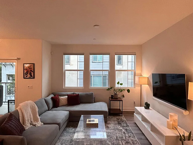 582 E Imperial Ave — Photo 3