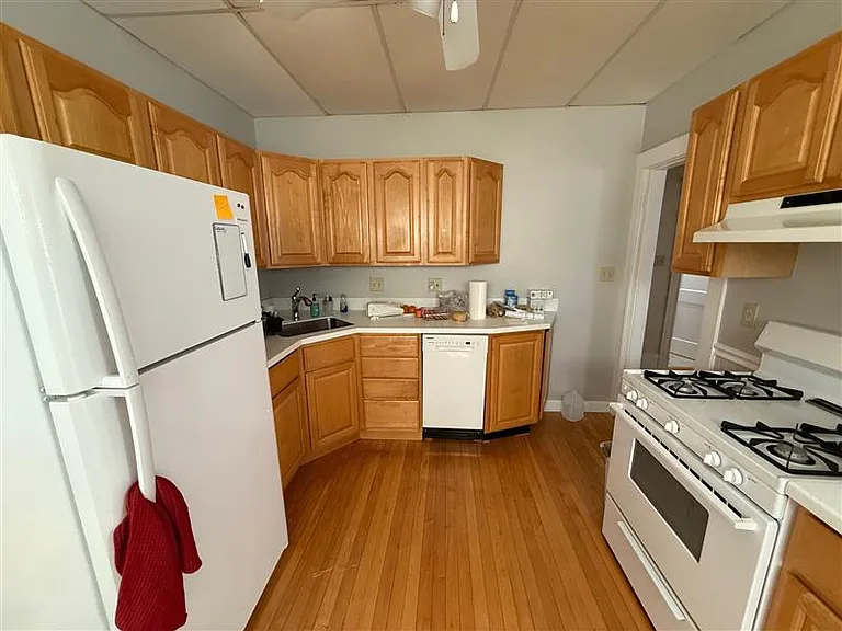 78 Powder House Blvd — Photo 3