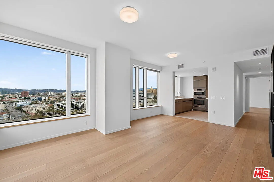 Building Photo - 889 Francisco St #1806