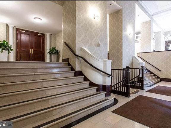 3rd image of 1324 Locust St APT 814