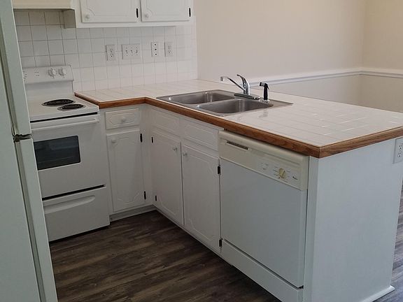 3rd image of 3951 Sterling Pointe Dr #4