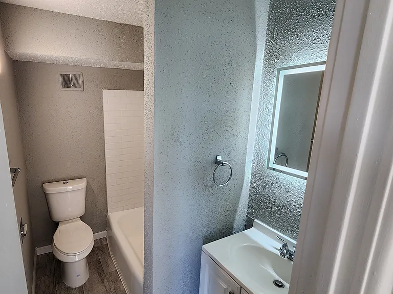 Campus View Apartments — Photo 37