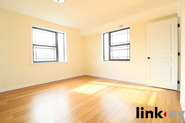 Rented by Link NY Realty | media 21