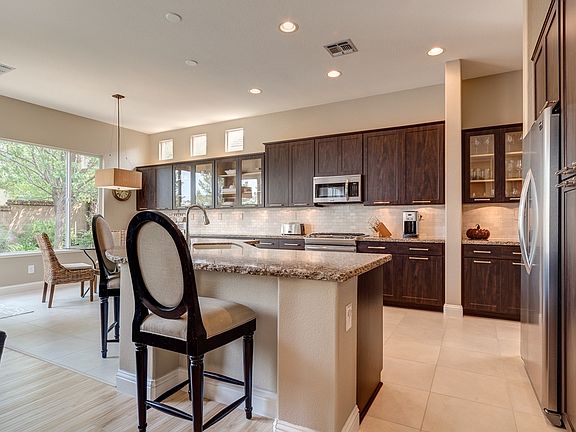 3rd image of 804 Morningside Dr