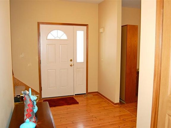 5th image of 637 Kuehnle Ave