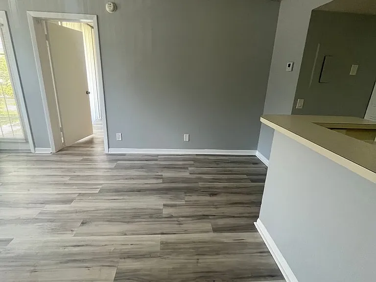 752 Executive Center Dr #110-11-110 — Photo 5