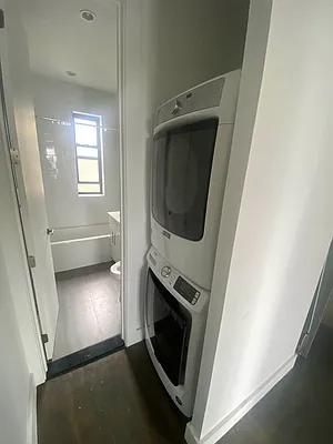 Rented by City Prime Commercial Realty  | media 5