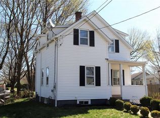 17 Glen St, Riverside, RI 02915