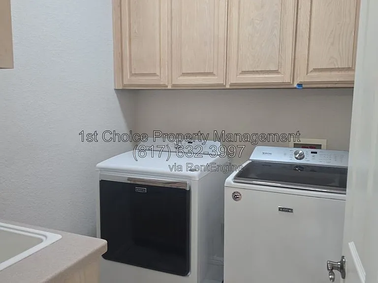 6376 Newport Ct — Photo 9