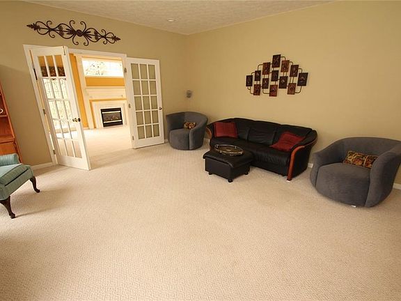 5th image of 3441 Woodlands Cir