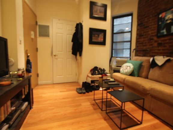 2nd image of 223 E 28th St #2D