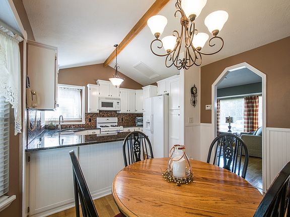 4th image of 2072 W Golden Valley Dr