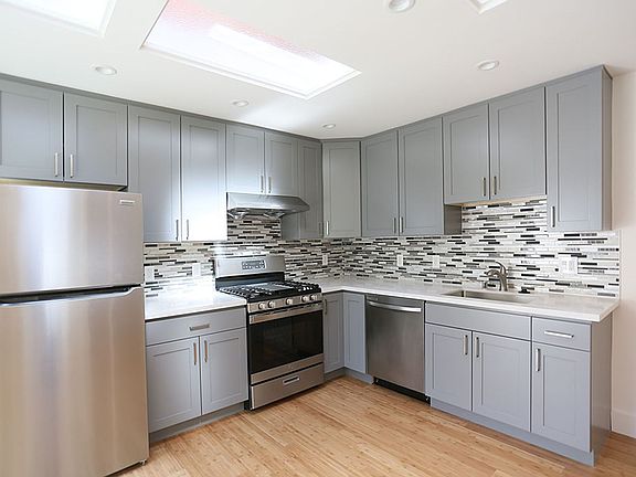2nd image of 851 Rhode Island St
